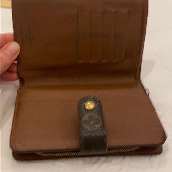 LV wallet - Picture 6 of 8